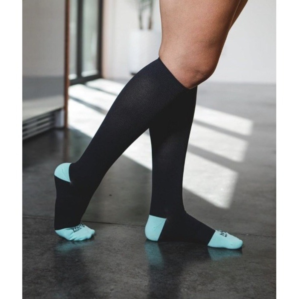 Motif Medical Black Maternity Compression Socks‎ 20-30mm Mercury Size Medium NWT